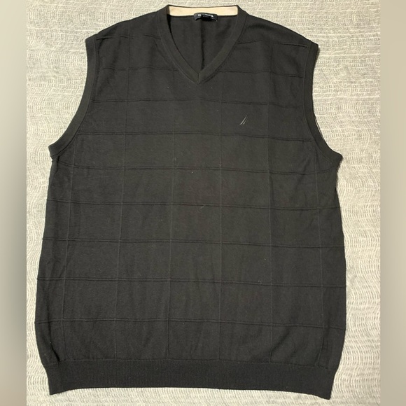 3/$20 Men’s NAUTICA Black Sleeveless Sweater Vest Size EXTRA LARGE - Picture 2 of 9